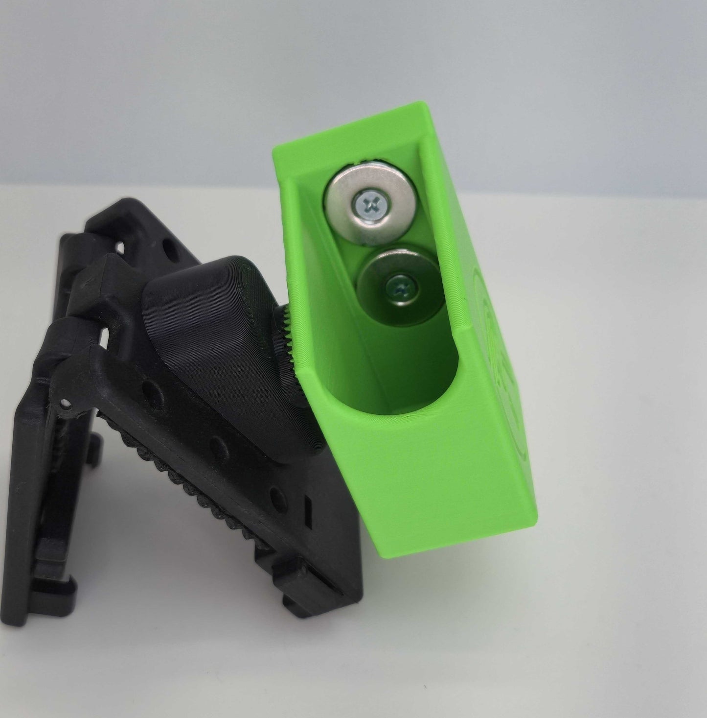 Universal Magnetic Magazine Pouch